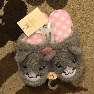 PJ Couture Slippers
Gray Grey Kitty Cat